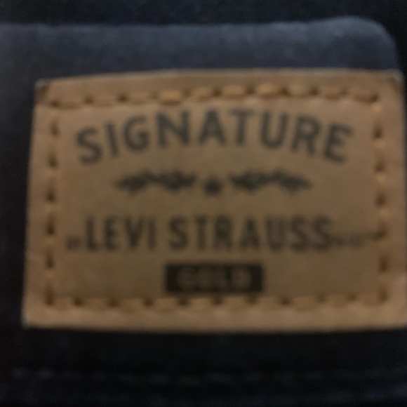 (1618) Signature by Levi Strauss & Co. Gold Label Totally Shaping Skinny Jeans - Picture 7 of 7